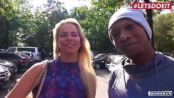 Nikky Dream, Egy Lenyűgöző Cseh Barna, Először Kóstolja Meg A Nagy Fekete Farkat