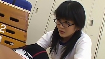 Yuria Péniszre Vágyik A Hüvelyében.