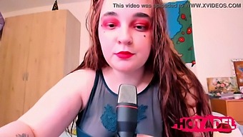 Nézd, Ahogy Egy Aranyos Vörös Hajú Tini Chipset Eszik, És Átadja Magát Némi Asmr Akciónak