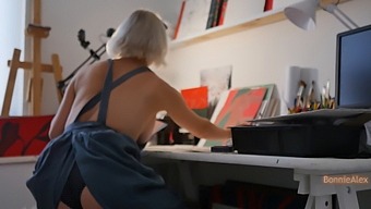 Egy Szenvedélyes Pár Nem Tud Betelni Egymás Társaságával Egy Forró Szex Vlogban.