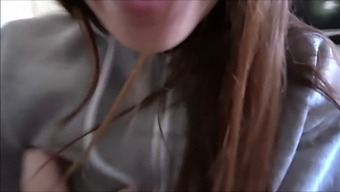 Petite Girlfriend'S Romantic Footjob Before Hitting The Gym