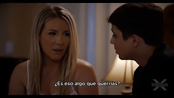 Hermosa Hijastra Y Hermanastra En Una Caliente Escena Familiar En Español.